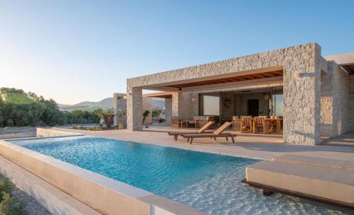 Poemo Villas — 4-Star Luxury Hotel in Ierapetra, Greece