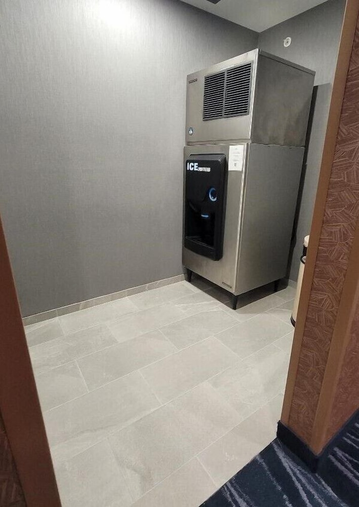 Fairfield Inn & Suites by Marriott Fort Wayne - photo 34