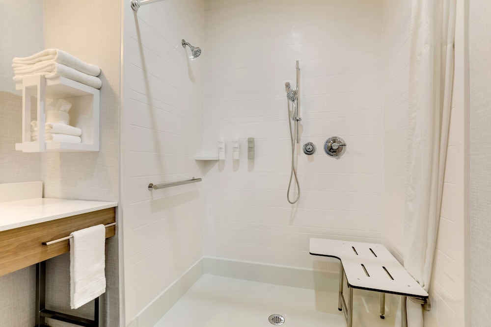 Hampton Inn & Suites Weatherford - photo 68
