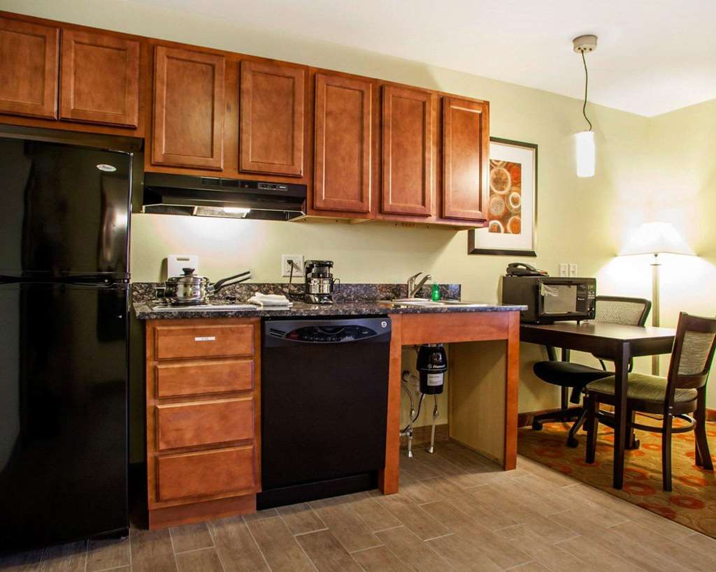 Suburban Studios Cedar Falls - photo 15