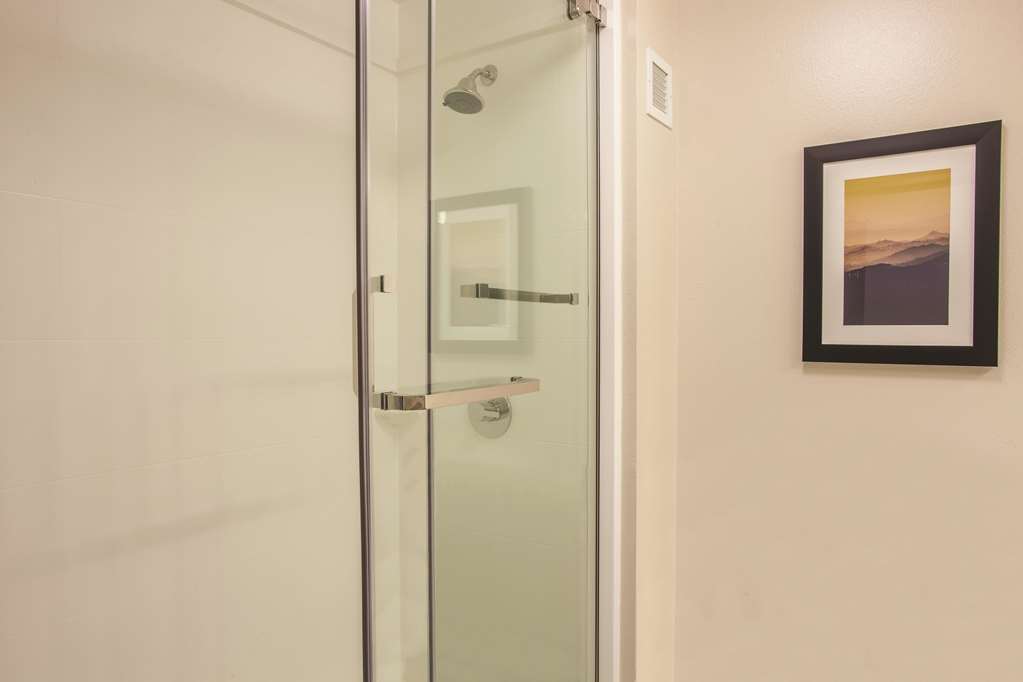 La Quinta Inn & Suites by Wyndham Morgan Hill San Jose South - photo 22