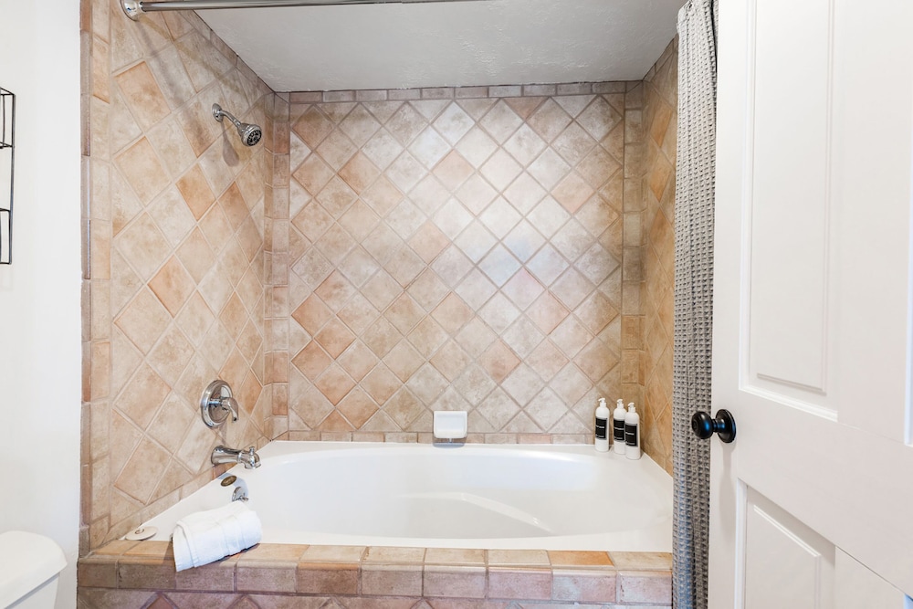 The Caledonian by All Seasons Resort Lodging - photo 232