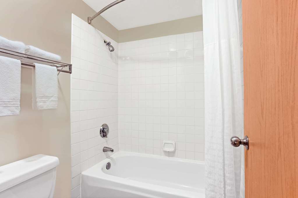 Days Inn by Wyndham Federal Way - photo 8