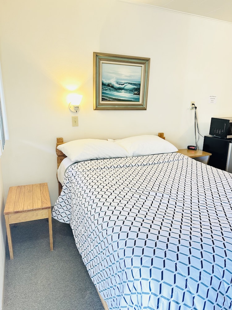 The Davenport Motel - photo 12