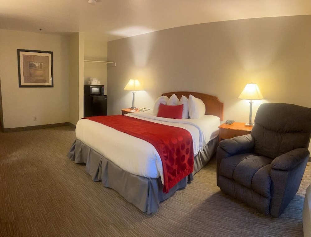 Ramada By Wyndham Ely - photo 7