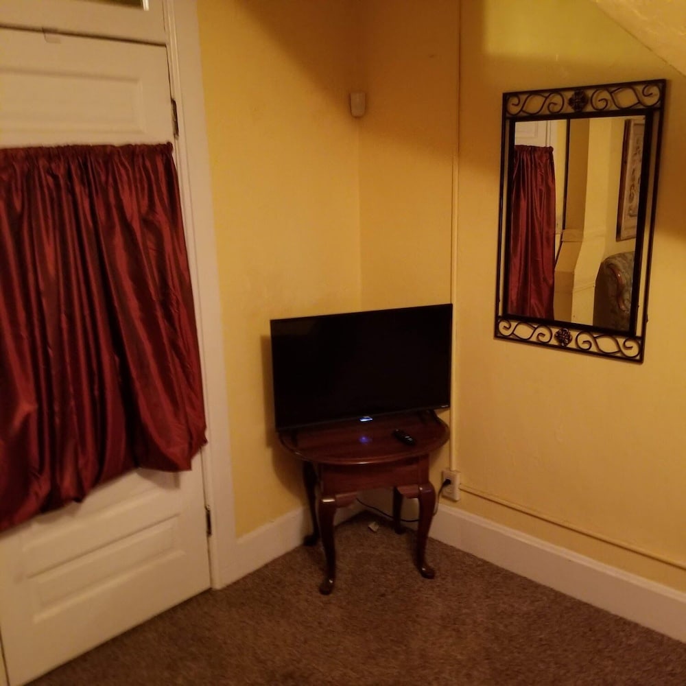 Historic Victorian Inn - photo 22