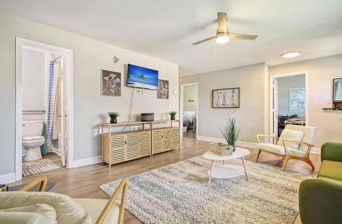 Close To Downtown Charleston 4 Bed Retreat in Charleston, United States