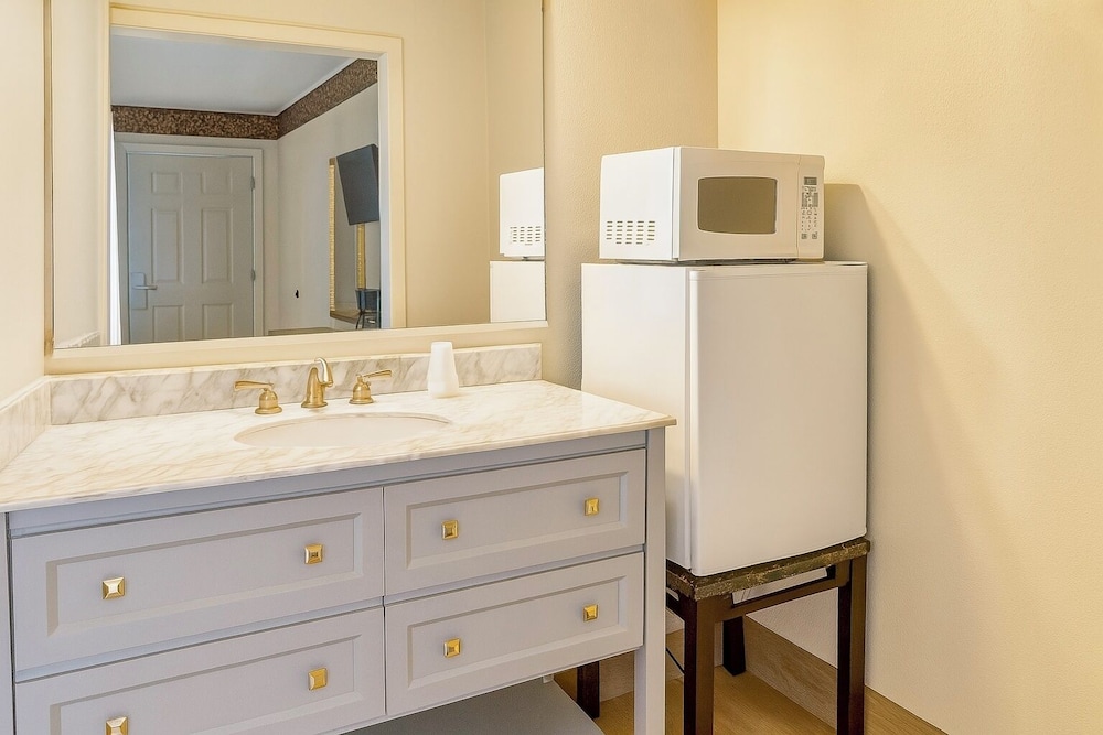 River Forest Inn - photo 12