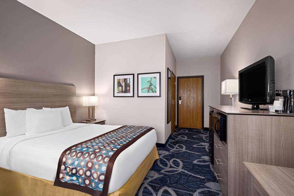 Baymont by Wyndham Waterloo - photo 27