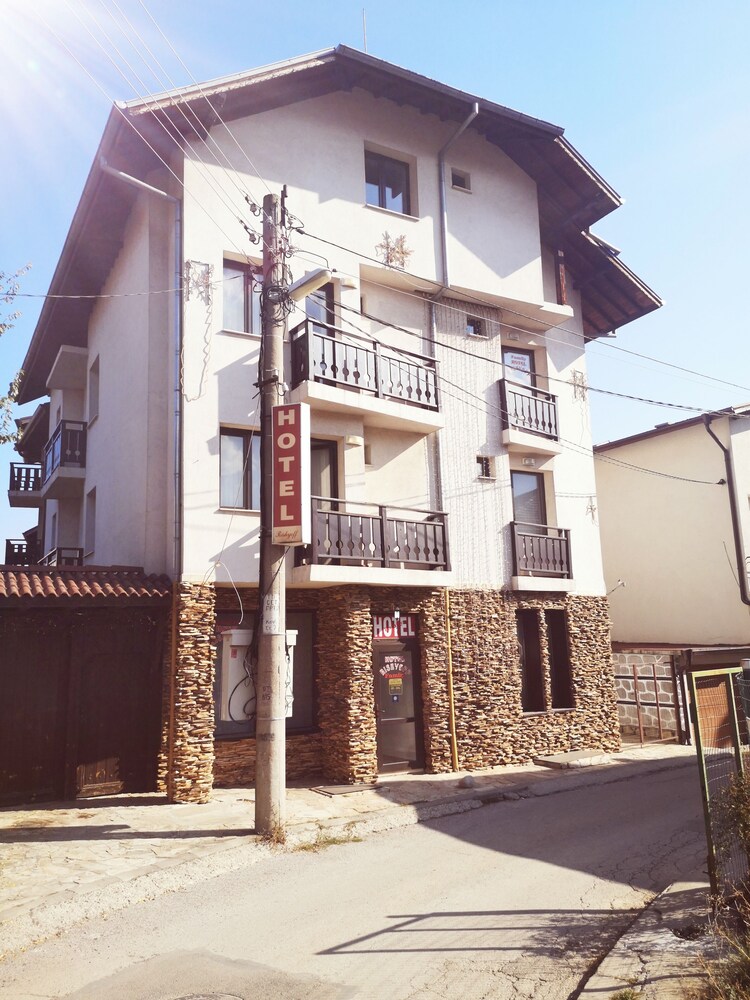 Riskyoff Hotel - carbon neutral hotel in Bansko