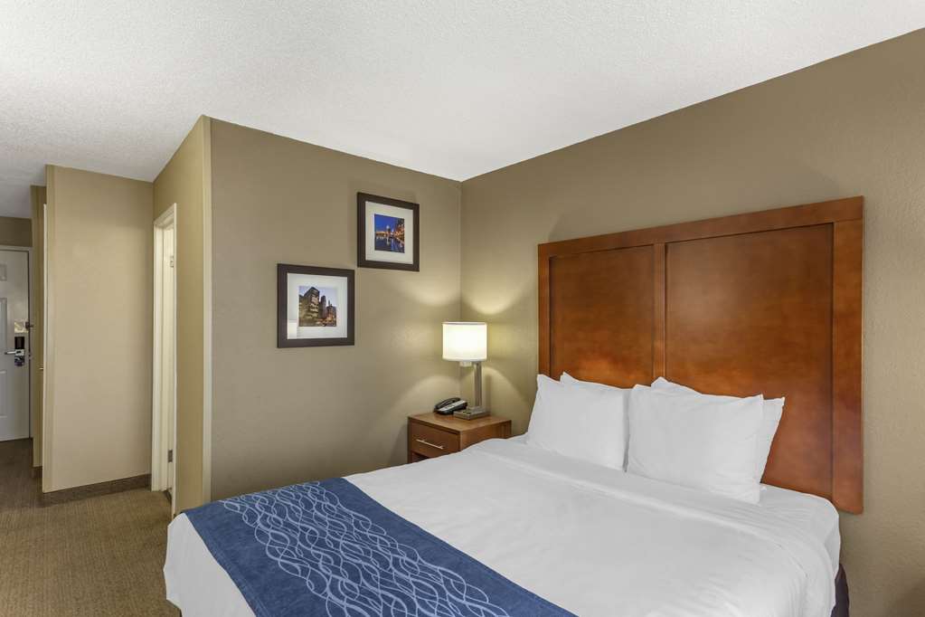 Comfort Inn Gurnee near Six Flags - photo 12