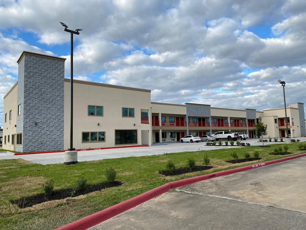 Lone Star Inn Dickinson in Dickinson, United States