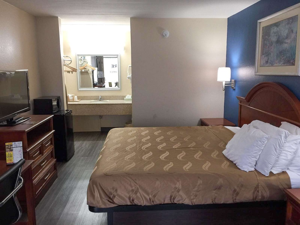 Americas Best Value Inn Tuscaloosa - photo 10