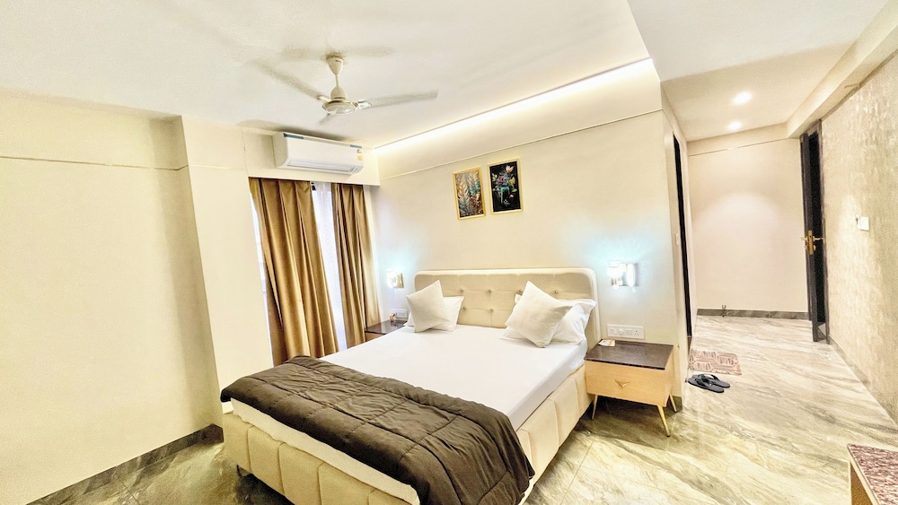 Premium Hotel M Shri Near Mahakal Temple — Ujjain
