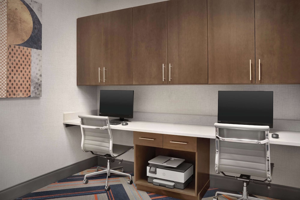 Hampton Inn & Suites Williston - photo 42