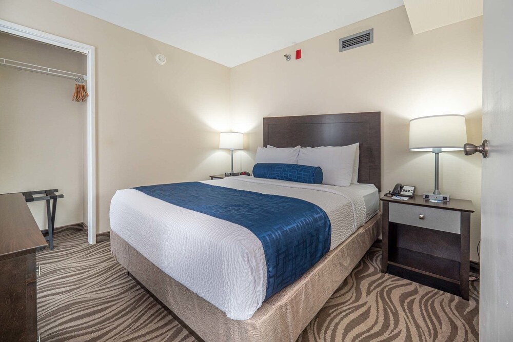 The Breakers Hotel & Suites - photo 13