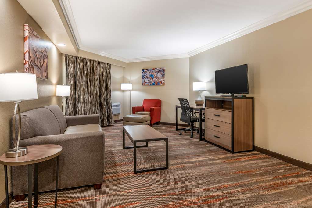 Best Western Plus Wine Country Inn & Suites - photo 20
