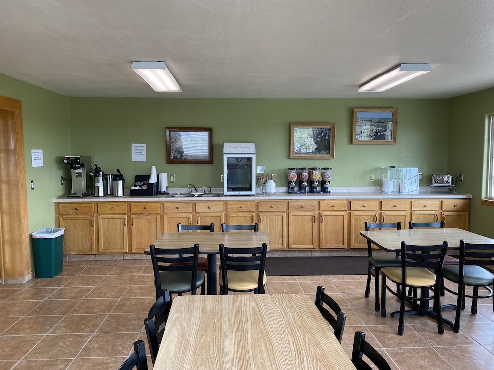 Americas Best Value Inn Kadoka - photo 13