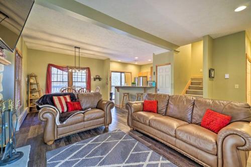 Hot Tub 4 Min Dr To Camelbeach in Tannersville, United States