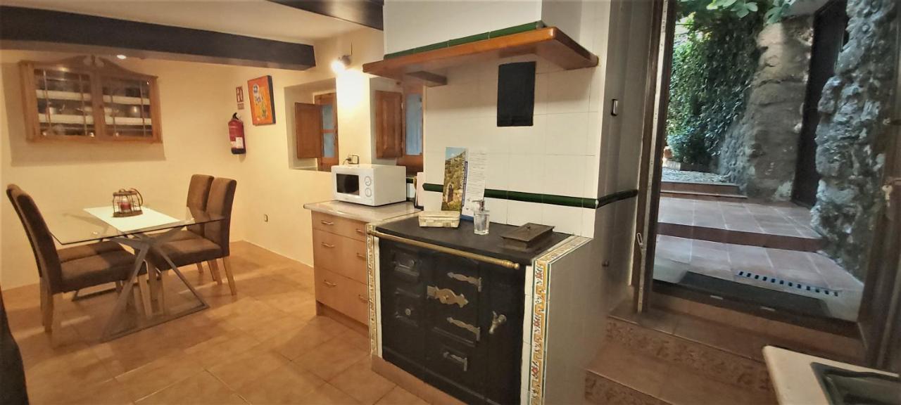 La Casa de Su — 4-Star Luxury Hotel in Banos De Montemayor, Spain