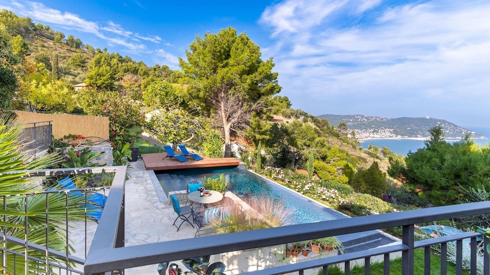 Villa Nel Blu 8 — 4-Star Luxury Hotel in Cervo, Italy