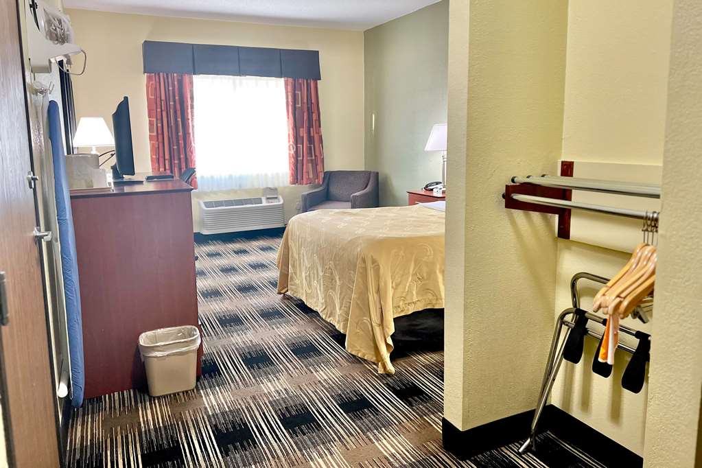 Comfort Inn and Suites Wisconsin Dells Downtown Area Newly Renovated 2026 - photo 28