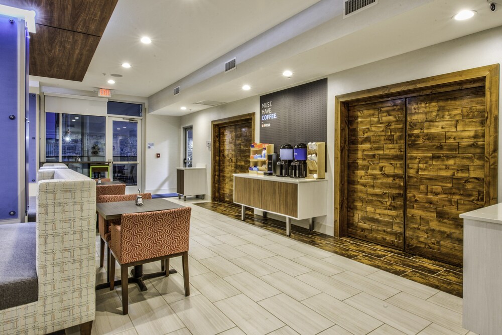 Holiday Inn Express & Suites Dallas NW Farmers Branch by IHG - photo 30