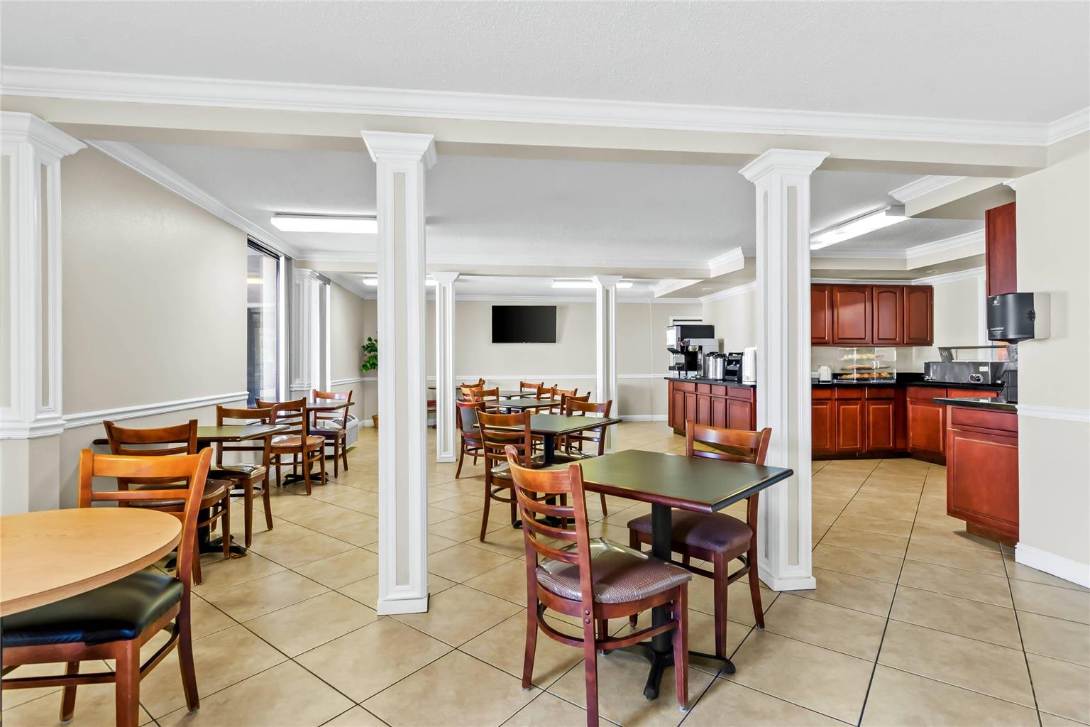 Econo Lodge Mt Hope Beckley North - photo 34
