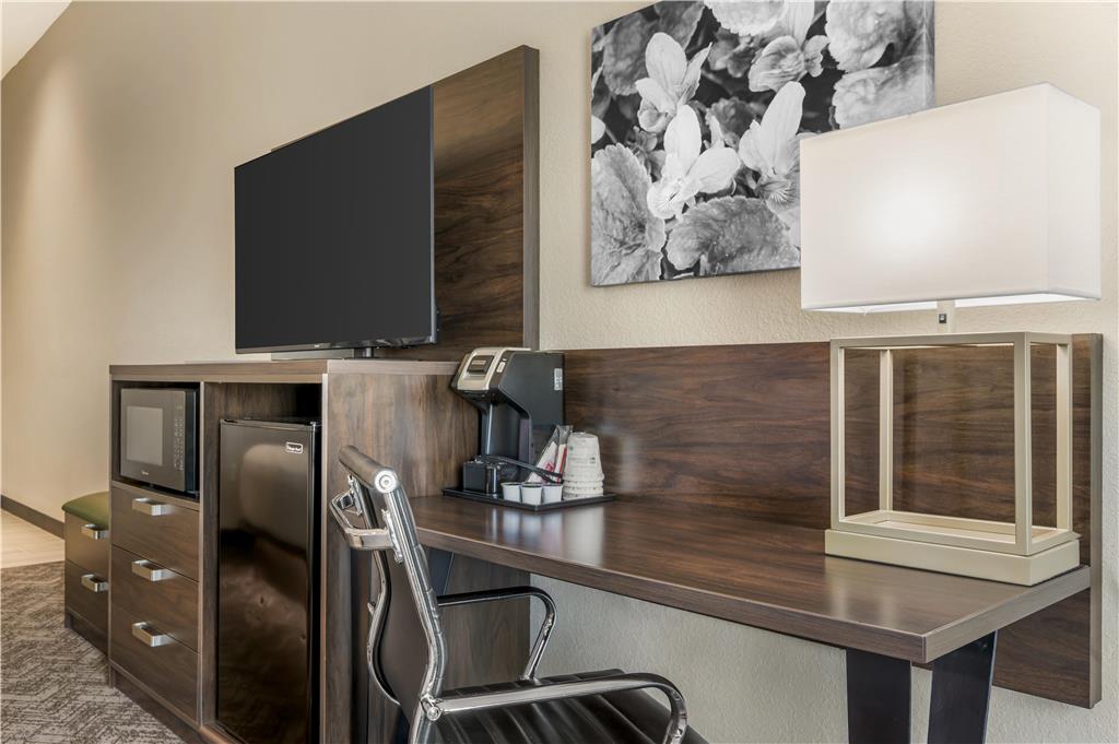 Best Western Plus Parkside Inn & Suites - photo 11