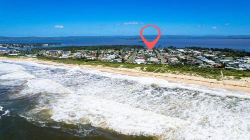 Sea Spray Private Pool Beach Table Tennis in The Entrance, Australia