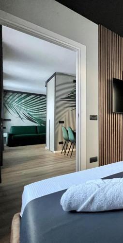 Prestige Duomo Apartment Lake Como — 4-Star Luxury Hotel in Como, Italy