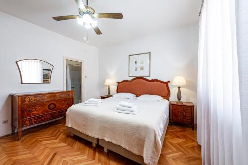 View Port Apartments