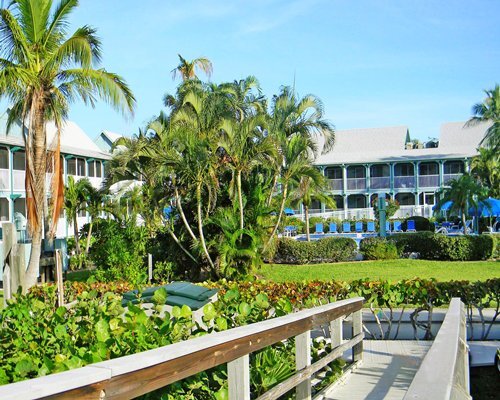 Surfrider Beach Club - photo 4