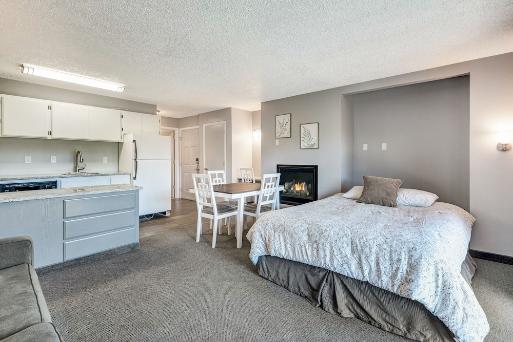 Bend Riverside Inn & Suites - photo 39