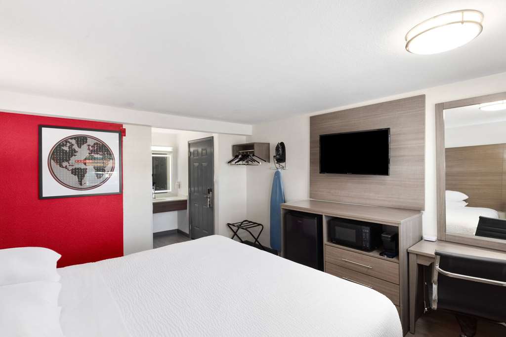 Ramada by Wyndham Medford Airport North - photo 18