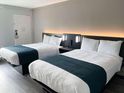 Super 8 by Wyndham West Columbia Airport - photo 10