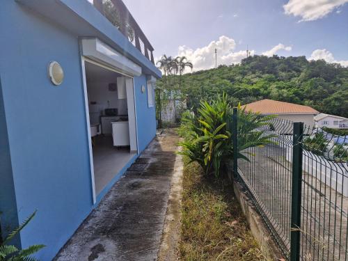 Kazpucins T2 vue mer et pitons — 4-Star Luxury Hotel in Les Trois-Ilets, Martinique