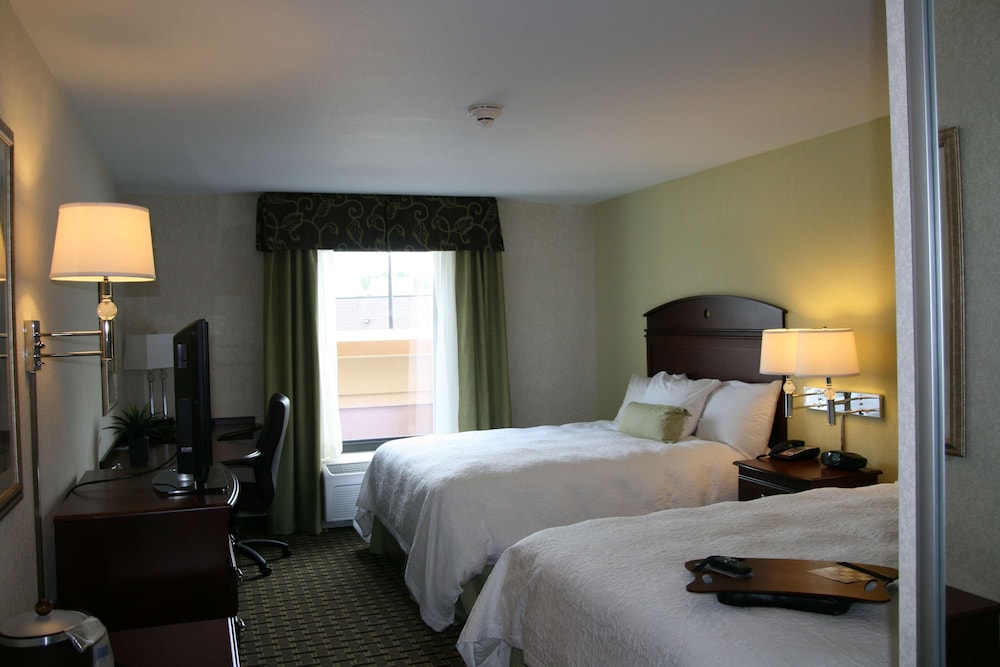 Hampton Inn & Suites Cleveland Mentor - photo 12