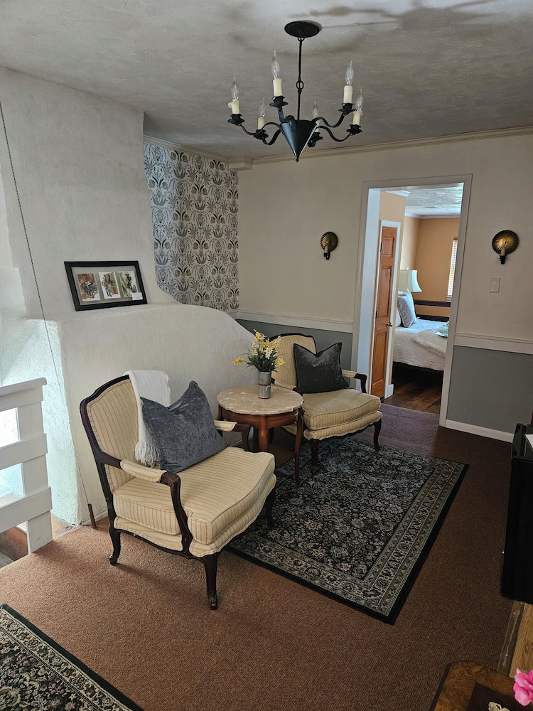 The Historic Fairfield Inn 1757 - photo 3