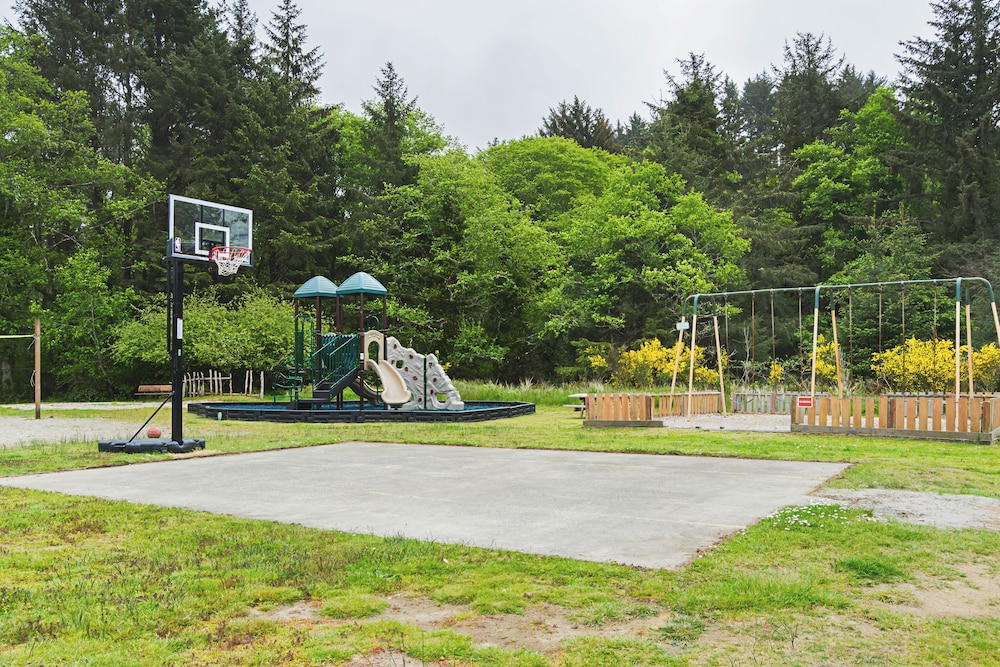 Long Beach RV & Camping Resort - photo 23