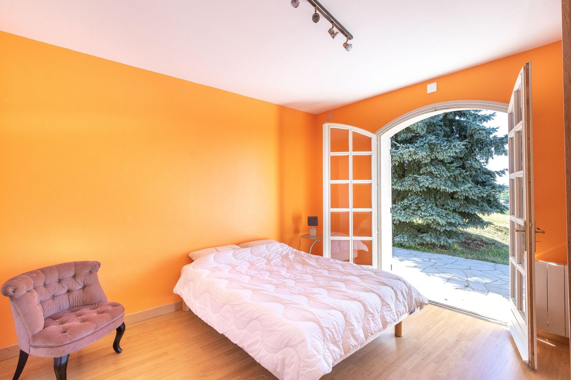 Cabana & la Villa Sur la Colline Au Calme — 4-Star Luxury Hotel in La Clayette, France