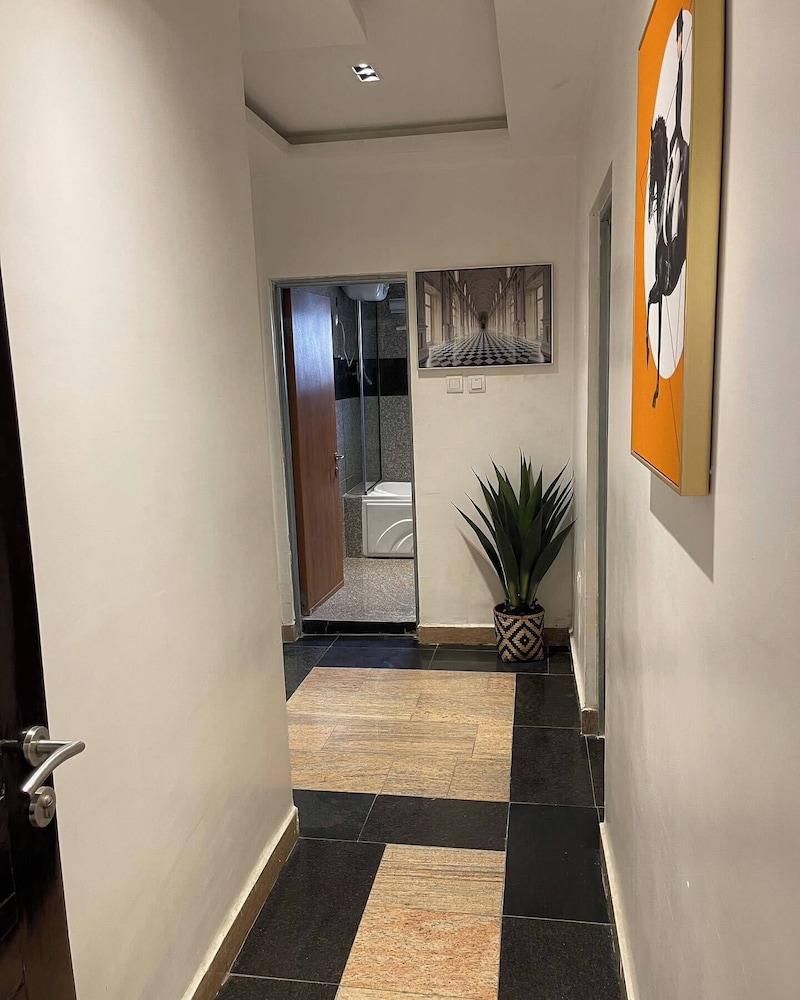 Smart Emmanuel's Place — 4-Star Luxury Hotel in Abuja, Nigeria
