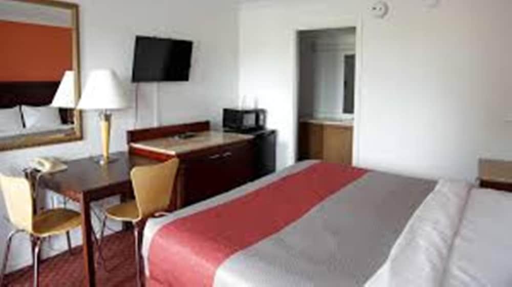 Motel6 Dayton OH - photo 11