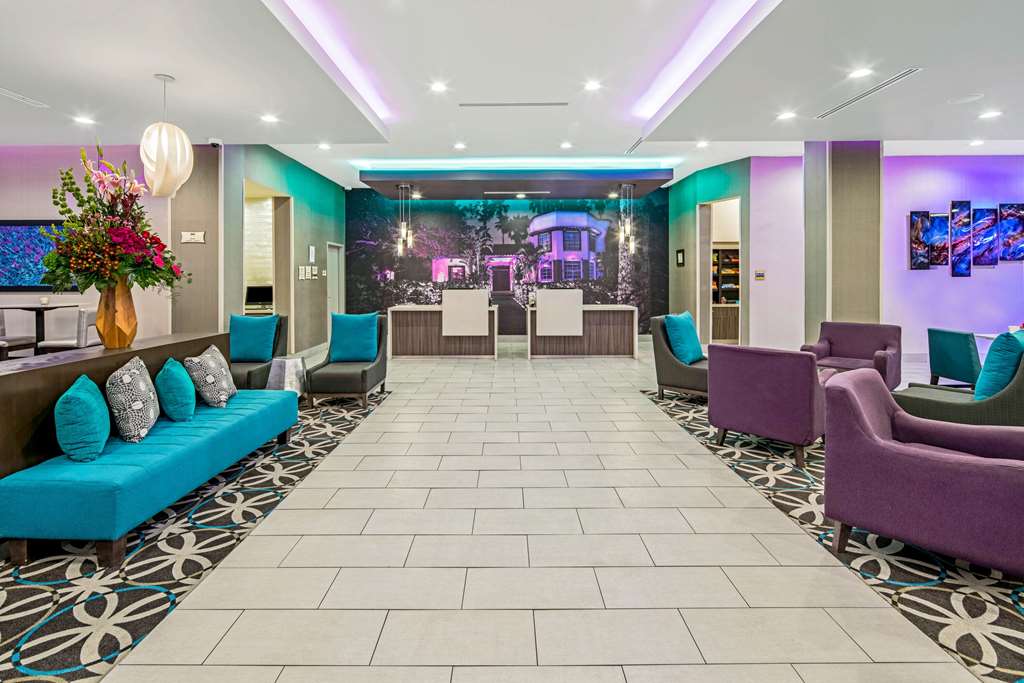 La Quinta Inn & Suites by Wyndham McAllen La Plaza Mall - photo 4