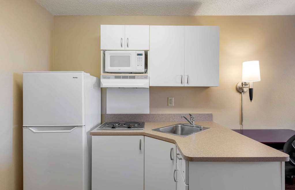 Extended Stay America Suites Dallas Greenville Avenue - photo 9