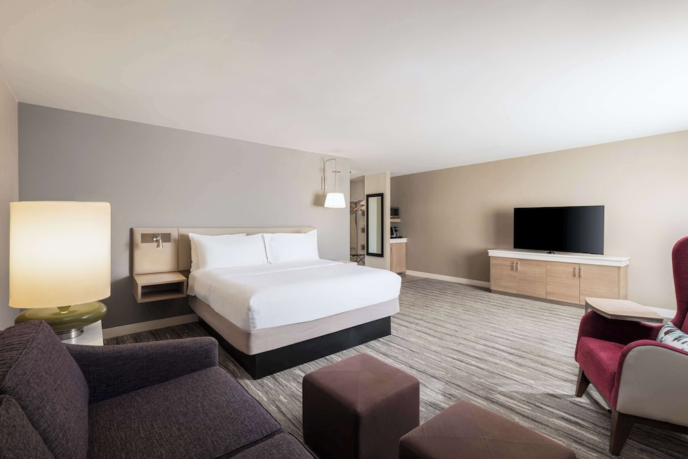 Hilton Garden Inn St. Charles - photo 30
