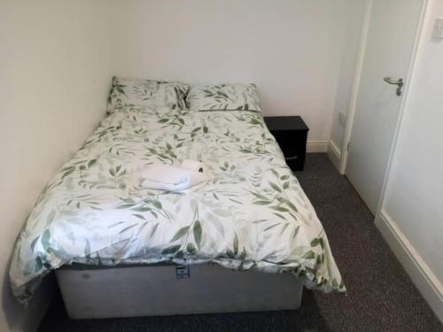 Ensuite double bed close to Burnley city centre — hotel in Burnley