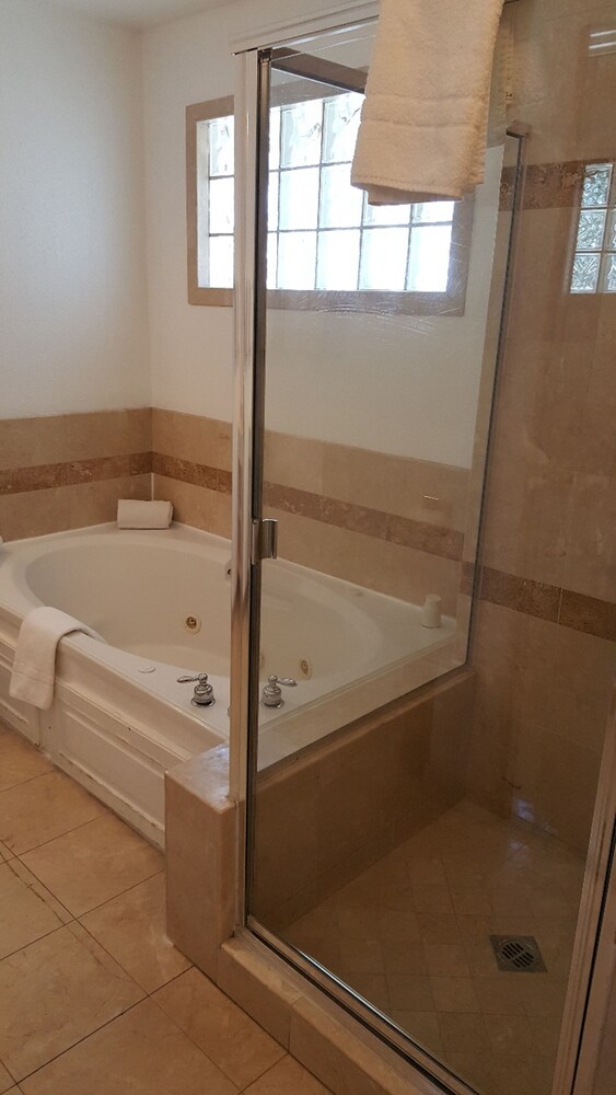 Lake Ridge Hotel - photo 38