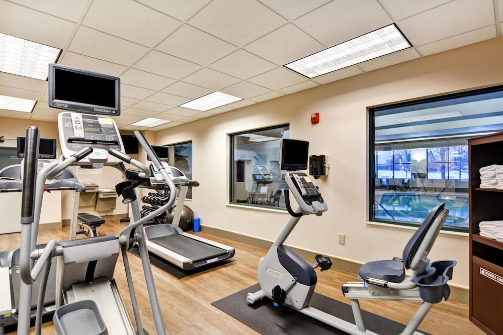 Holiday Inn Express & Suites New Berlin by IHG - photo 27