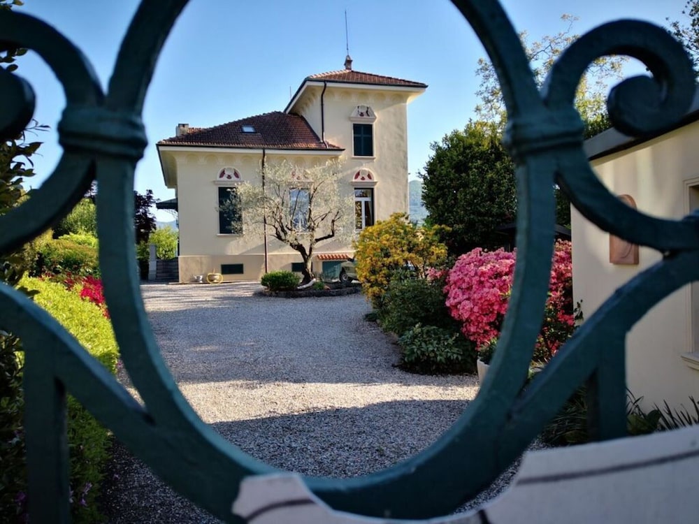 Villa Hermanno Stunning View — 4-Star Luxury Hotel in Luino, Italy